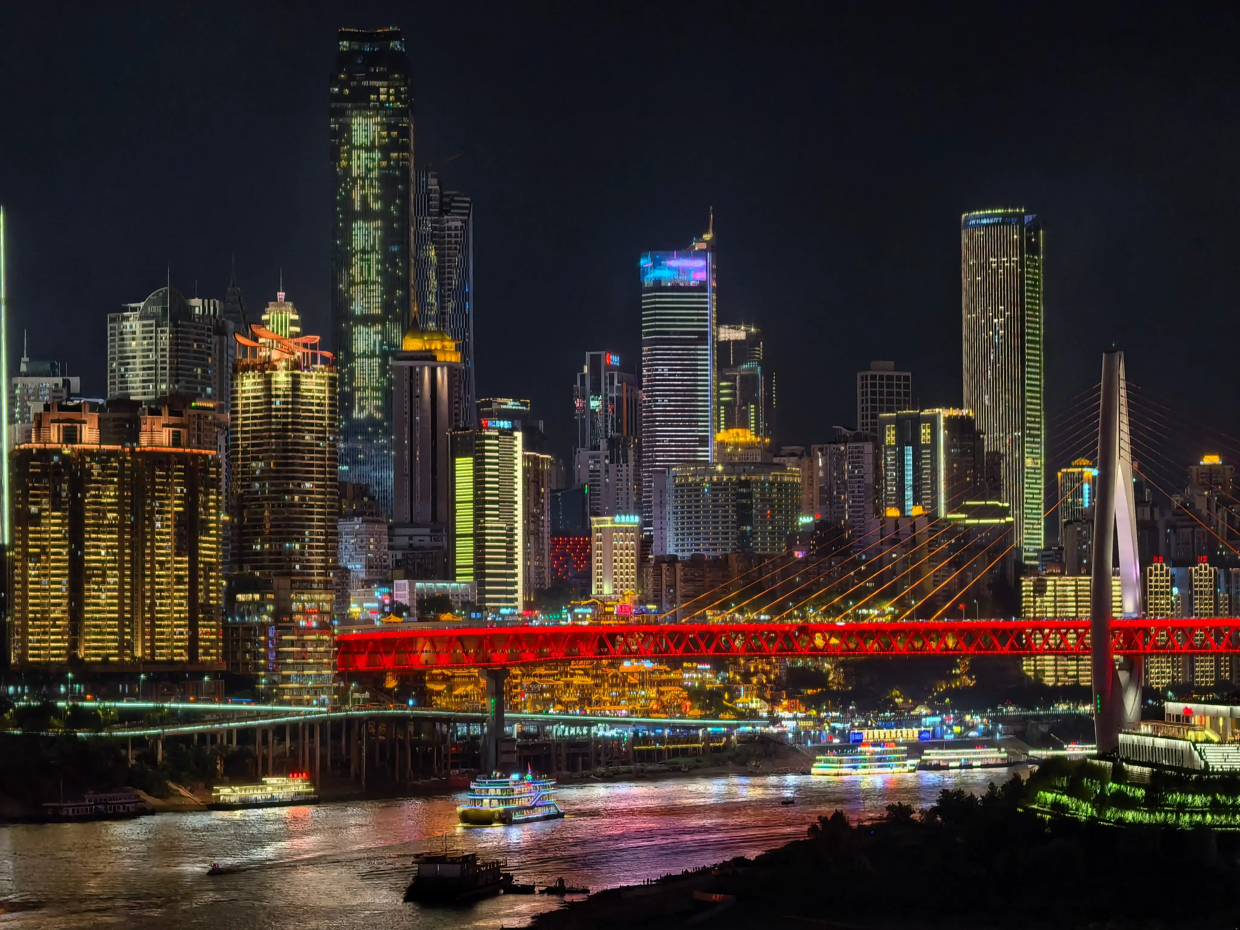 Chongqing’s One-of-a-Kind Check-In Spots: Exploring the “8D Mountain City” Like a Local